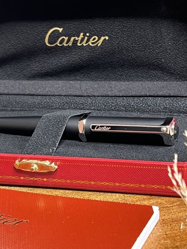 قلم حبر من مجموعة سانتوس دو كارتيه