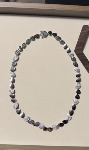 سلسال شوكر Galet- apm ( ذهبي -فضي )