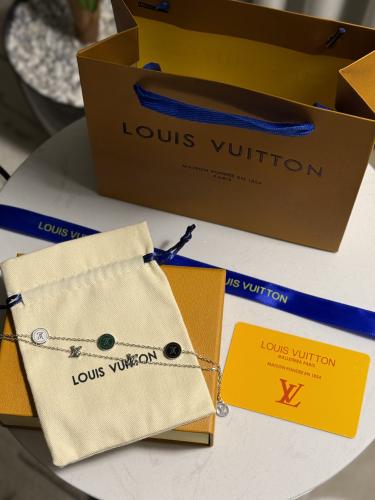 إسوارة LOUIS VUITTON معدن ذهبي