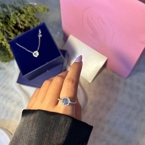 خاتم سوارفيسكي -فص أزرق