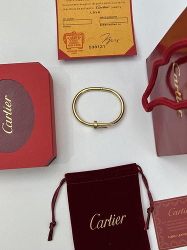 إسوارة carter ذهبي المسمار مقاس 15