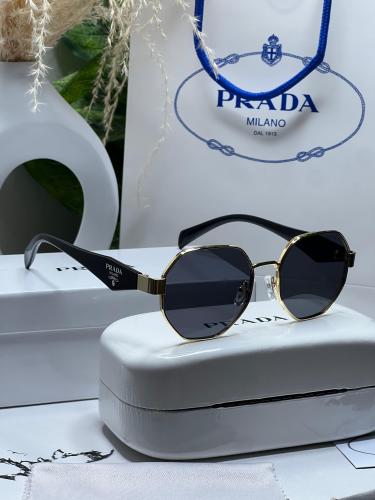 نظارة PRADA المشهورة أطار - أسود