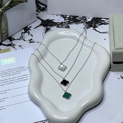 سلسال مع حلق Van cleef