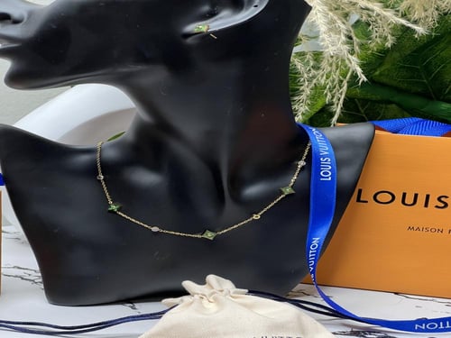 سلسال LOUIS VUITTON ذهبي _أخضر