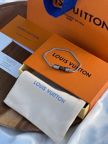 إسوارة LOUIS VUITTON جلد ومعدن فضي