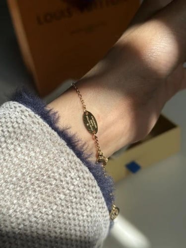 إسوارة LOUIS VUITTON معدن ذهبي