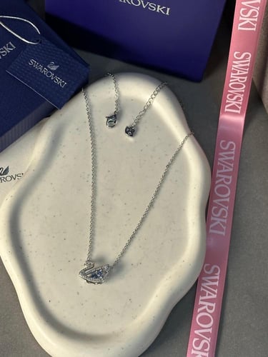 سلسال سوارفيسكي فضي كريستالة زرقاء البطيه