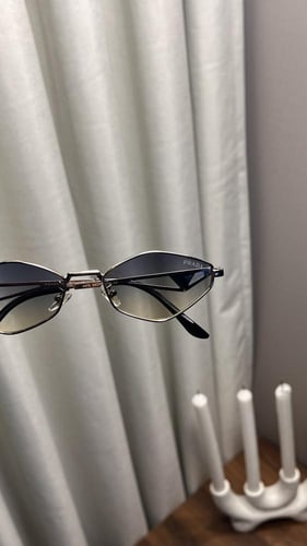 مجموعة نظارة prada ثلاث الوان