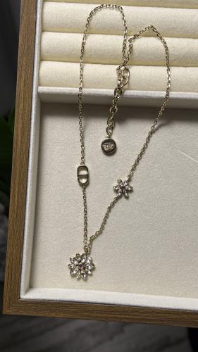 سلسال Dior الزهرة