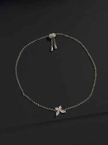 إسوارة الفراشة من apm فضي