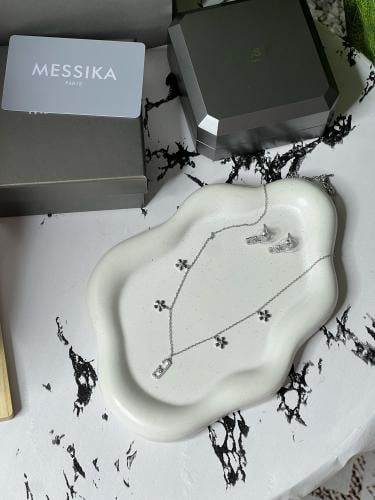 سلسال Messika شوكر معدن فضي مع حلق ماستر كواليتي