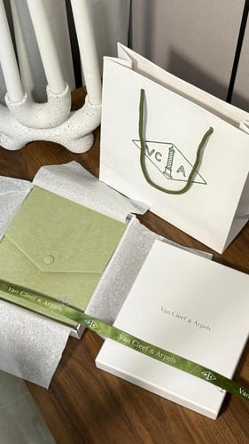 حلق Van cleef الأكثر طلباً