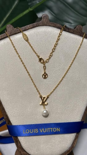 سلسال LOUIS VUITTON ذهبي