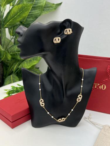سلسال مع حلق VALENTINO لؤلؤ