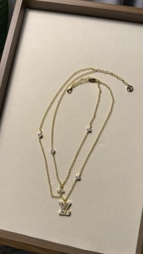 سلسال LOUIS VUITTON ذهبي