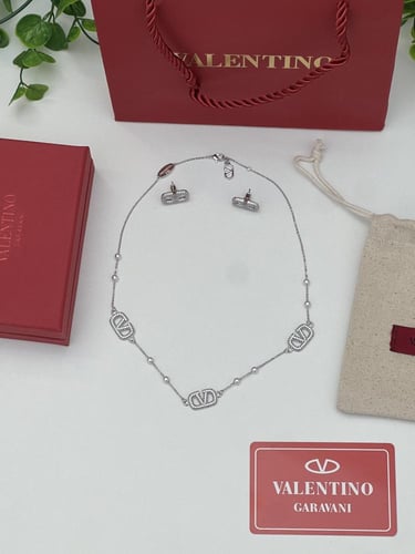 سلسال مع حلق VALENTINO فضي