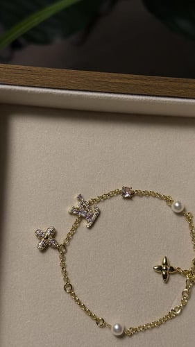 إسوارة LOUIS VUITTON معدن ذهبي