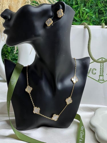 سلسال Van cleef المميز ذهبي - لؤلؤي