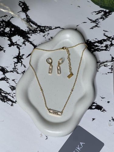 سلسال+ حلق MESSIKA معدن ذهبي