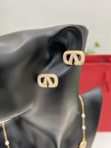 سلسال مع حلق VALENTINO لؤلؤ