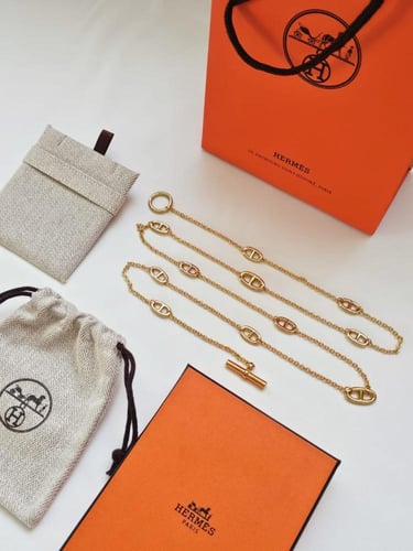 سلسال Hermes ذهبي