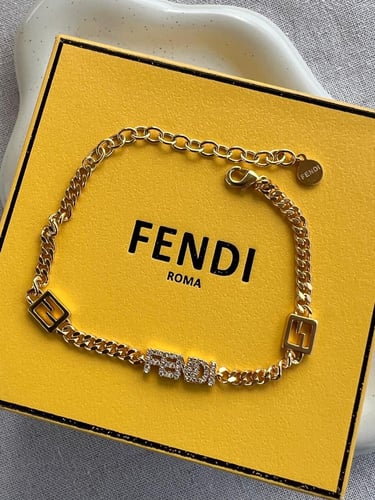 طقم FENDI معدن ذهبي