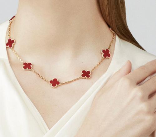 سلسال Van cleef المميز ذهبي -عودي