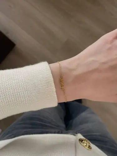 إسوارة سان لوران ذهبي