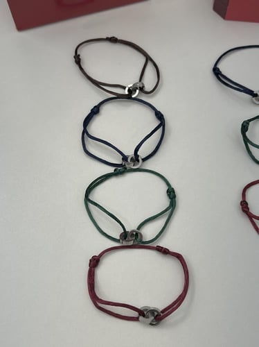 أسوارة carter خيط ملون