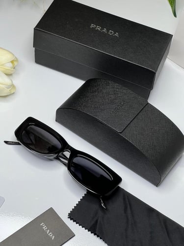 نظارة PRADA المشهورة