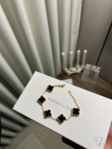 إسوارة Van cleef ذهبي -اسود