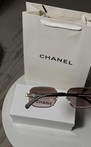 نظارة CHANEL عدسة وردي مدرج