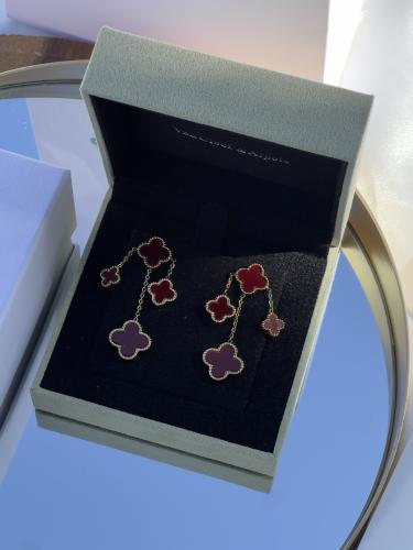 حلق Van cleef الأكثر طلباً