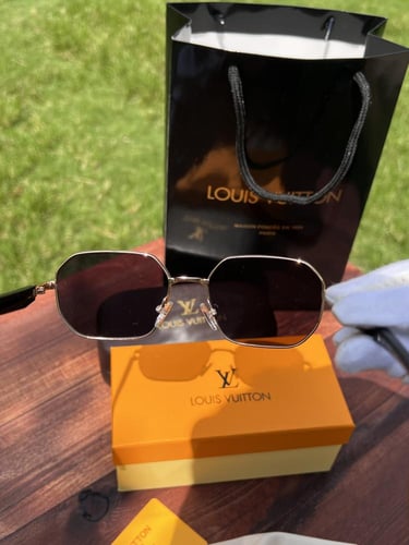 نظارة LOUIS VUITTON- اطار أسود - عدسة اسود