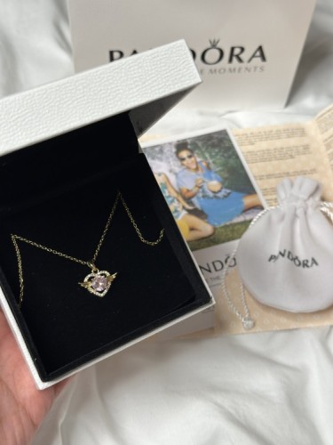 سلسال باندورا PANDORA كرستالة ذهبي قلب وردي