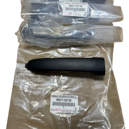 طقم يد ابواب خارجي اللون اسود كامري 2003 - 2006 اص...