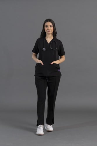 سكرب نسائي أسود