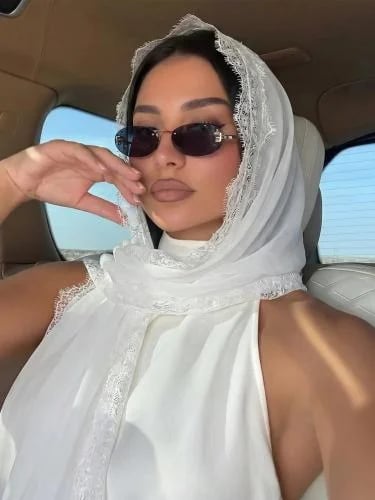 وشاح نسائي من الشيفون بحافة دانتيل أنيقة