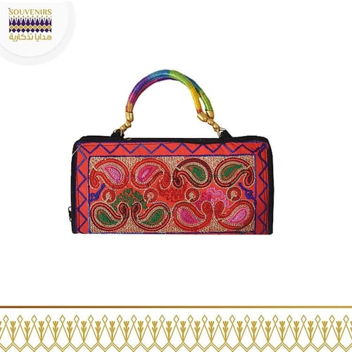 حقيبة يد نسائية بالزخارف التراثية