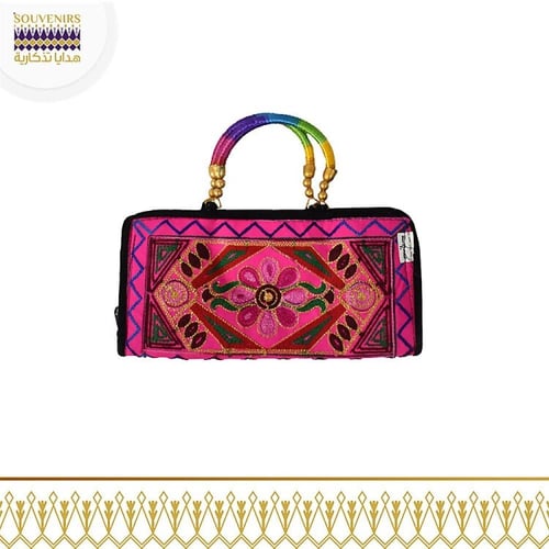 حقيبة يد نسائية بالزخارف التراثية