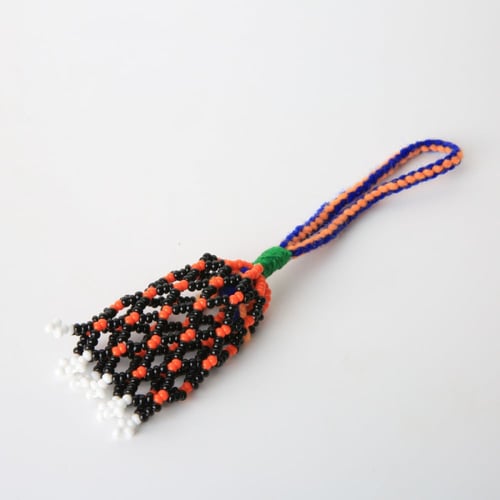 تعليقة خرز صغيرة