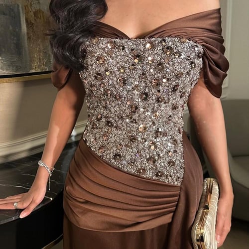 فستان سهرة ملفت