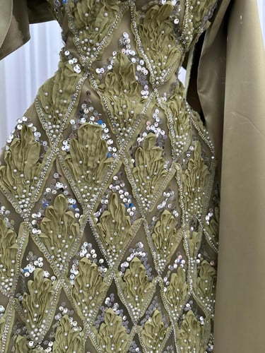 فستان سهرة راقي مطرز