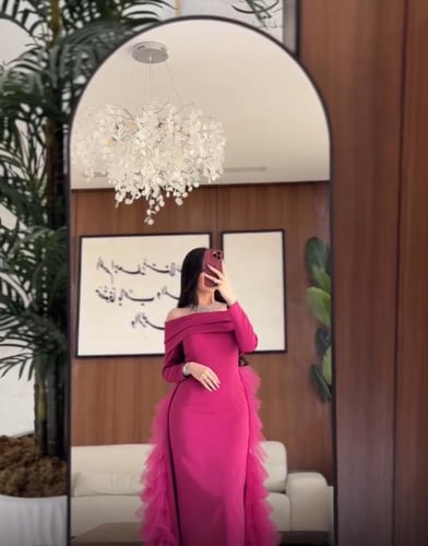 فستان سهرة باربي تل مع طبقات