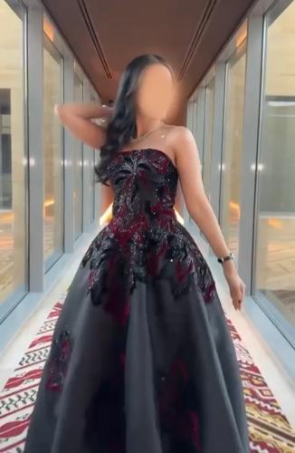 فستان اسود منفوش بورود مخمليه