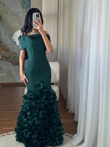 فستان فخم جديد وملفت