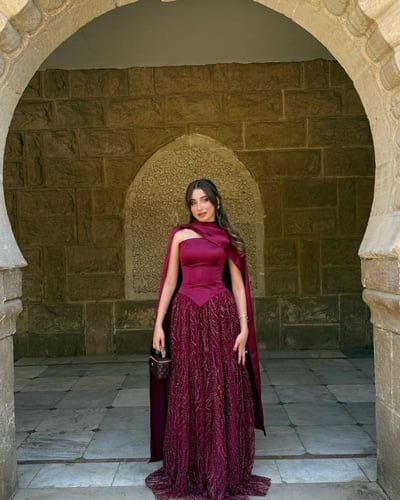 فستان سهرة مطرز