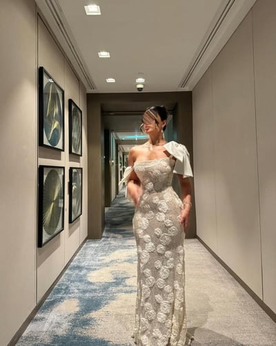 فستان راقي مميز مع ورد