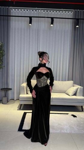 فستان سهرة راقي بقصة جميلة