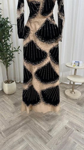 فستان سهرة جذاب ملفت